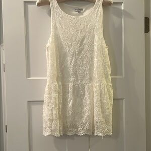 Cream Lace Sleeveless Tunic Top